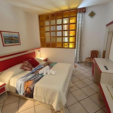 Eden Hotel Deiva Marina Luaran gambar