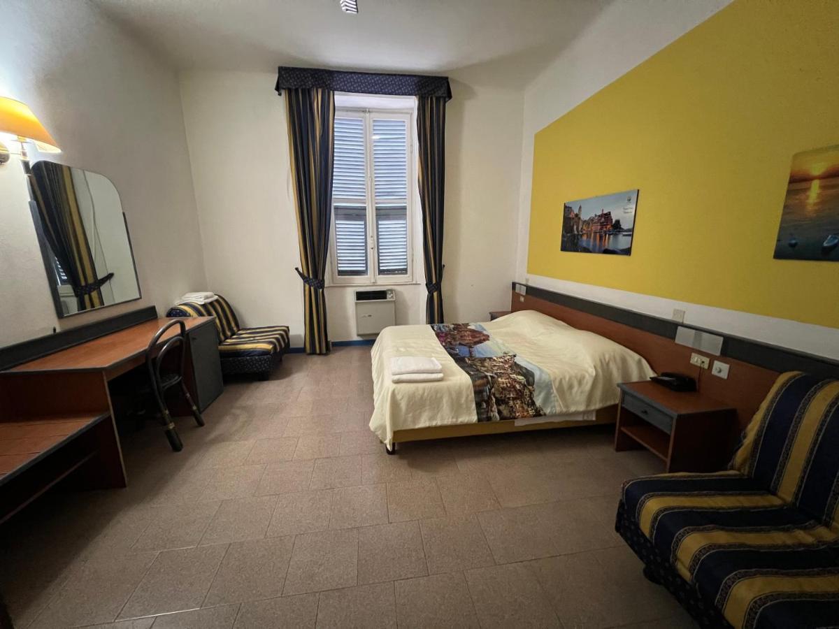 Eden Hotel Deiva Marina Luaran gambar