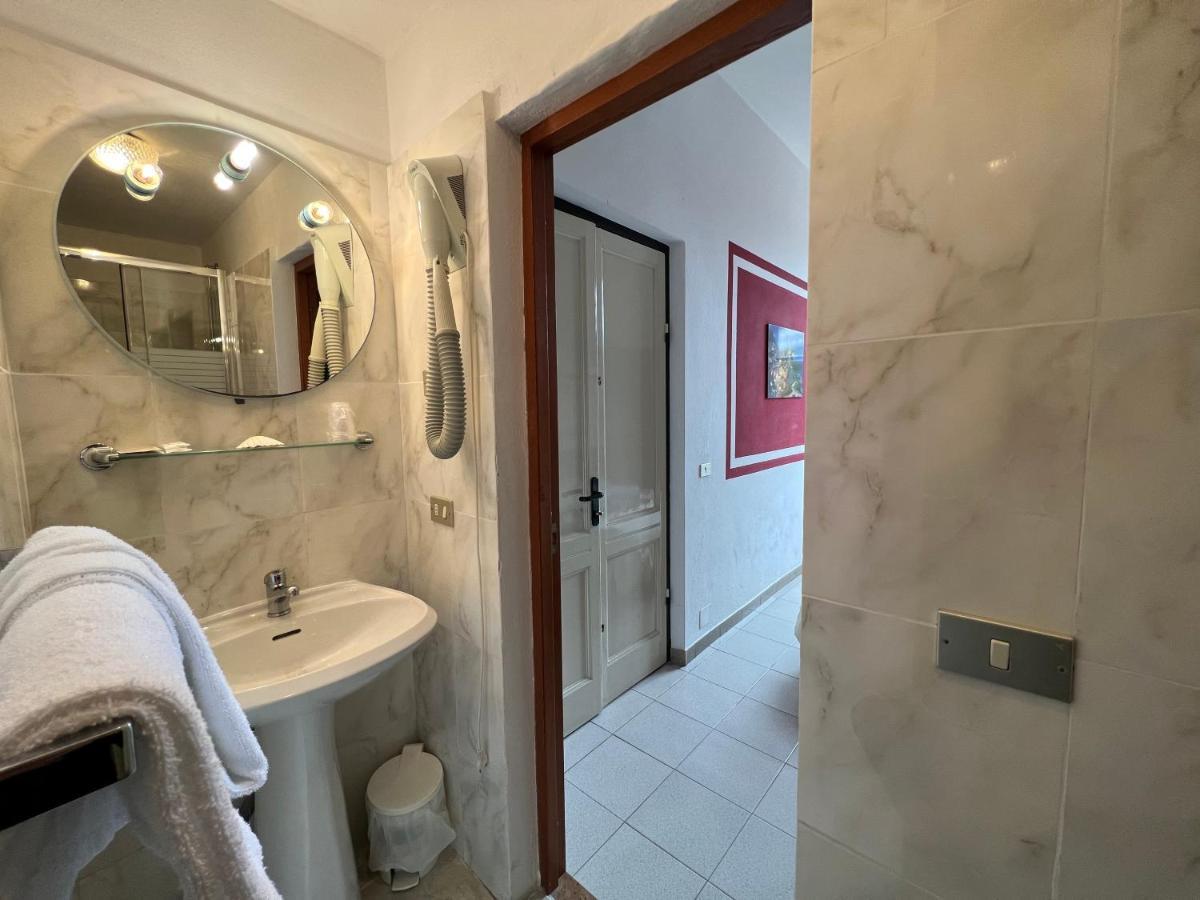 Eden Hotel Deiva Marina Luaran gambar
