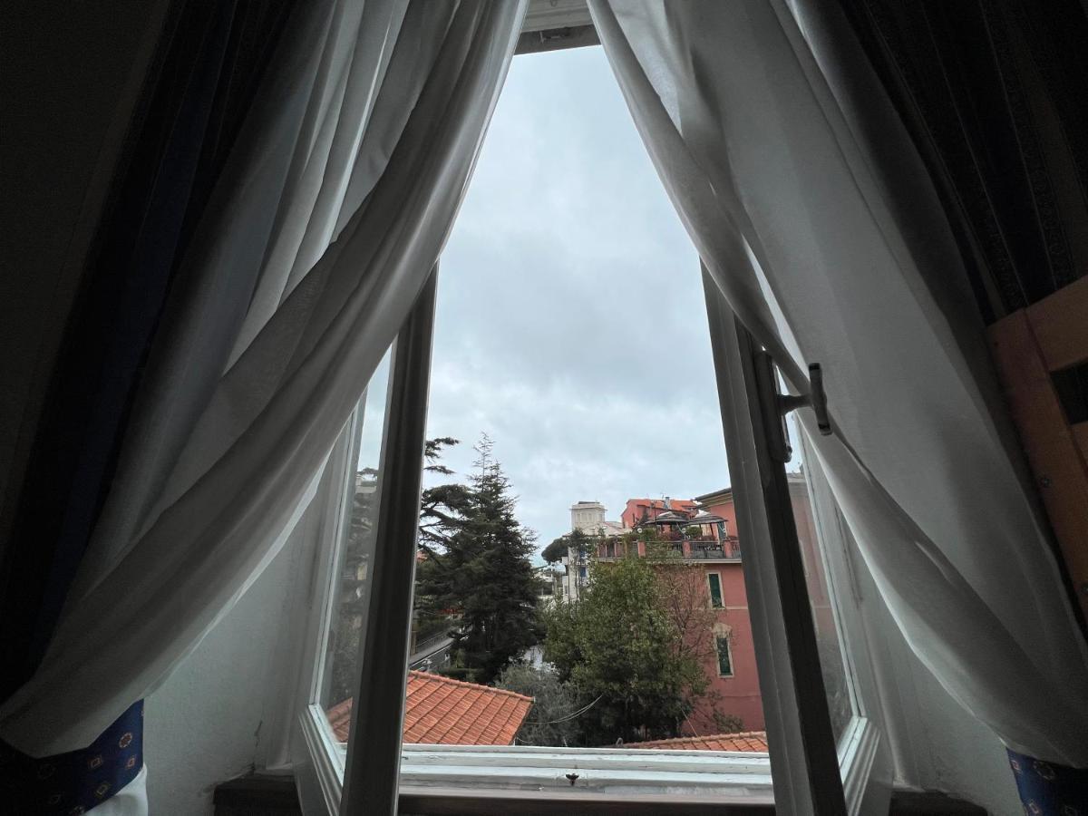 Eden Hotel Deiva Marina Luaran gambar