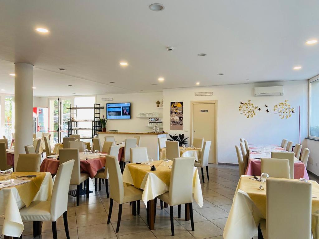 Eden Hotel Deiva Marina Luaran gambar