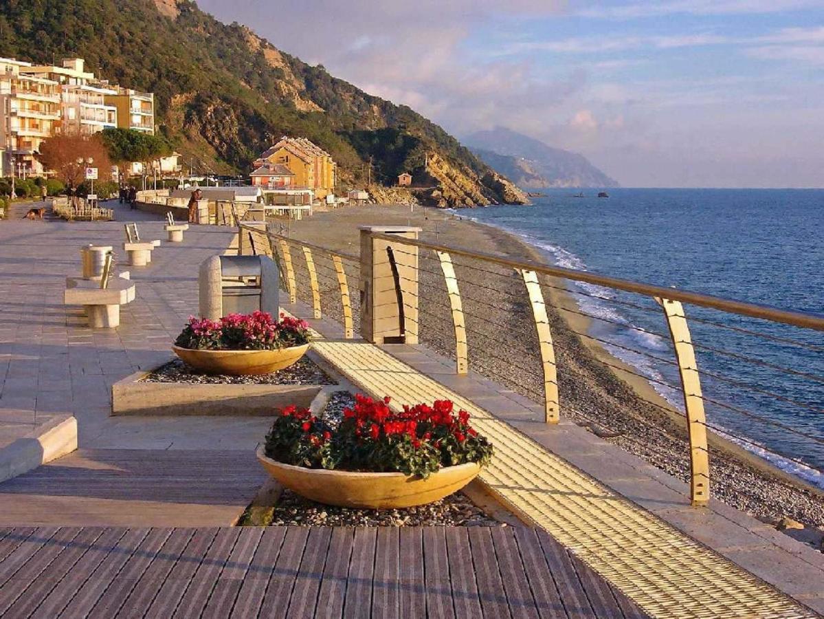 Eden Hotel Deiva Marina Luaran gambar