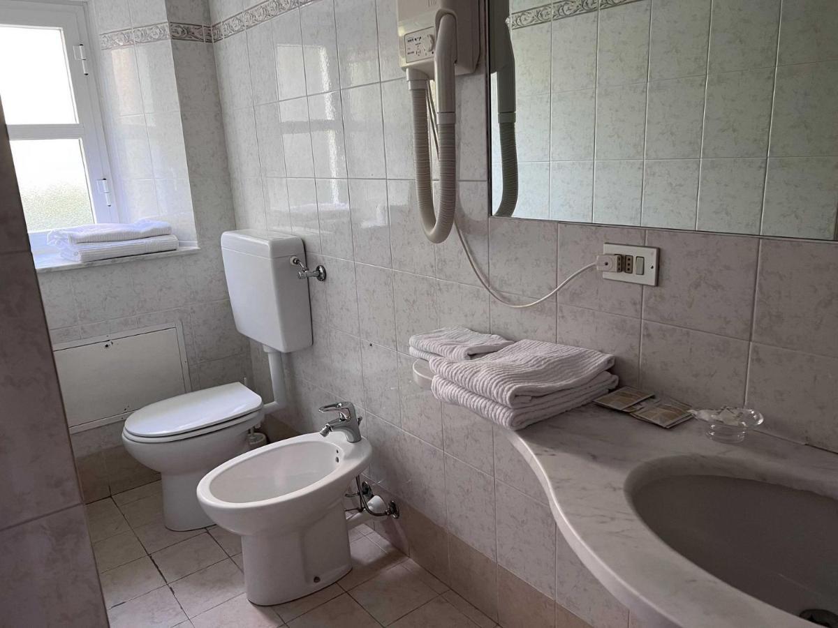 Eden Hotel Deiva Marina Luaran gambar