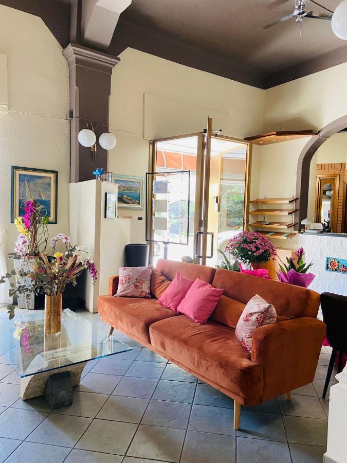 Eden Hotel Deiva Marina Luaran gambar